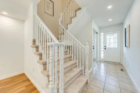 2066 Broadleaf Crescent Burlington ON L7L 6S4