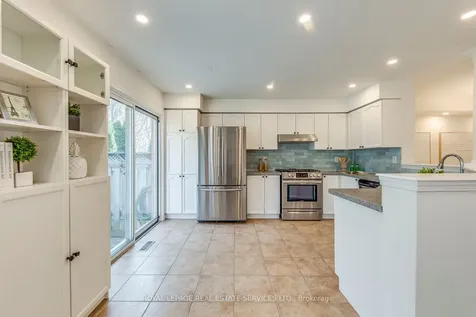 2066 Broadleaf Crescent Burlington ON L7L 6S4
