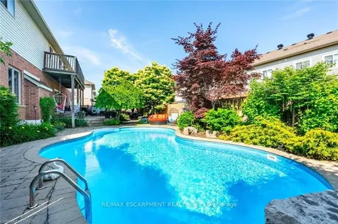 2338 Norland Drive Burlington ON L7L 7E6