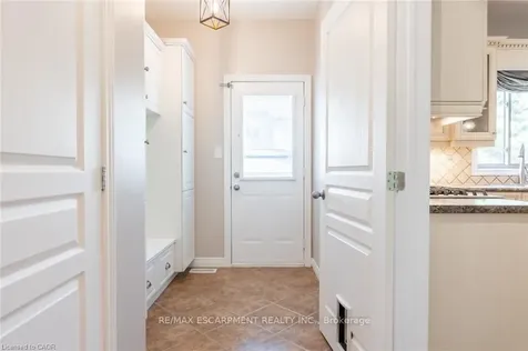 2338 Norland Drive Burlington ON L7L 7E6