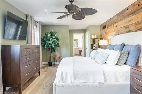 2338 Norland Drive Burlington ON L7L 7E6
