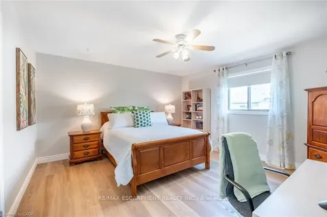 2338 Norland Drive Burlington ON L7L 7E6
