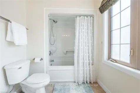 2338 Norland Drive Burlington ON L7L 7E6