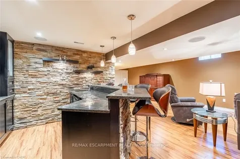 2338 Norland Drive Burlington ON L7L 7E6