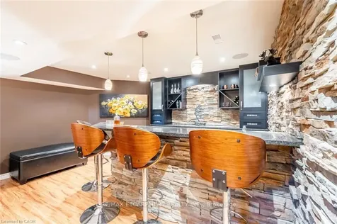 2338 Norland Drive Burlington ON L7L 7E6