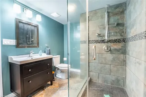 2338 Norland Drive Burlington ON L7L 7E6