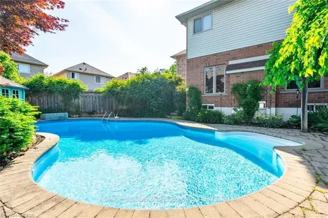 2338 Norland Drive Burlington ON L7L 7E6