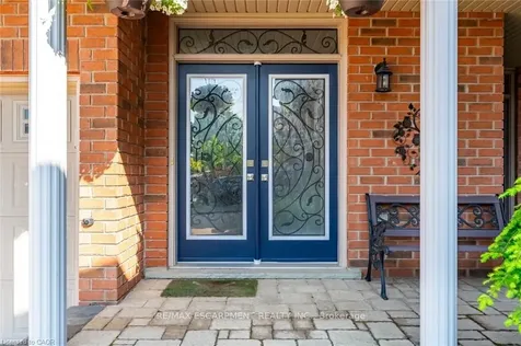 2338 Norland Drive Burlington ON L7L 7E6