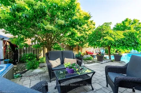 2338 Norland Drive Burlington ON L7L 7E6