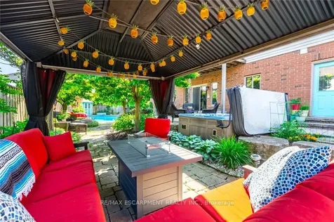 2338 Norland Drive Burlington ON L7L 7E6