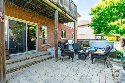 2338 Norland Drive Burlington ON L7L 7E6