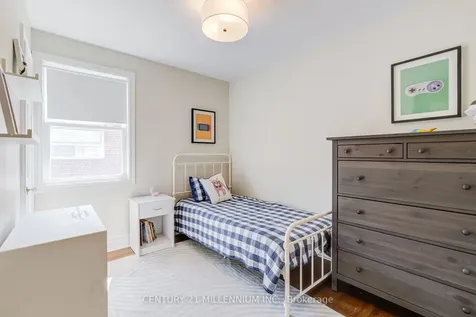 9 Prince Charles Drive Halton Hills ON L7G 3T8