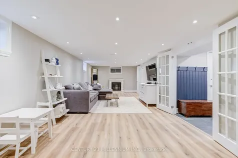 9 Prince Charles Drive Halton Hills ON L7G 3T8