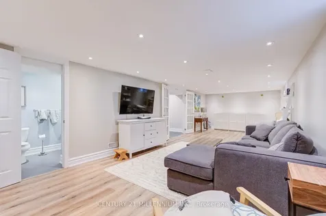 9 Prince Charles Drive Halton Hills ON L7G 3T8