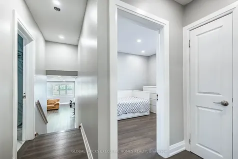 1274 Redbank Crescent Oakville ON L6H 1Y5