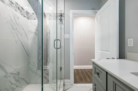 1274 Redbank Crescent Oakville ON L6H 1Y5