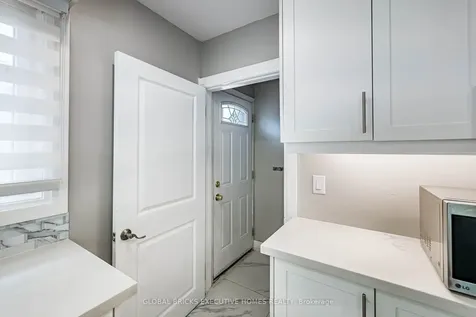 1274 Redbank Crescent Oakville ON L6H 1Y5