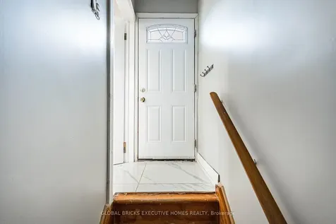 1274 Redbank Crescent Oakville ON L6H 1Y5