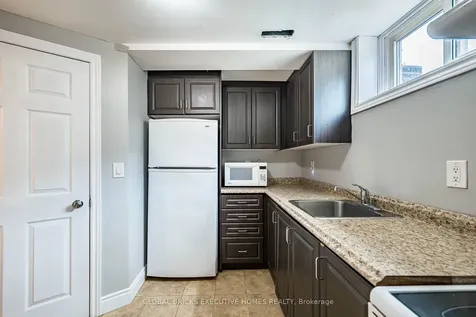 1274 Redbank Crescent Oakville ON L6H 1Y5