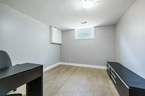 1274 Redbank Crescent Oakville ON L6H 1Y5