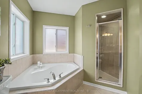 5372 Cachet Crescent Burlington ON L7L 7N6