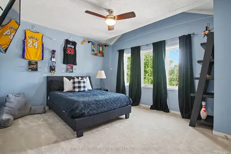 5372 Cachet Crescent Burlington ON L7L 7N6