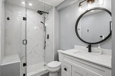 5372 Cachet Crescent Burlington ON L7L 7N6