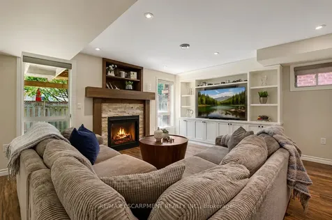 5372 Cachet Crescent Burlington ON L7L 7N6