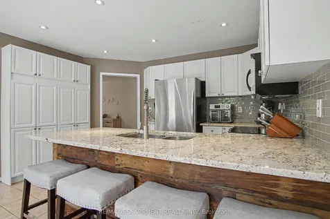 5372 Cachet Crescent Burlington ON L7L 7N6