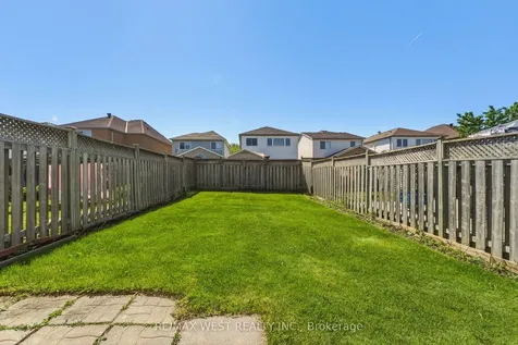 18 Needlewood Lane Brampton ON L6R 2N2