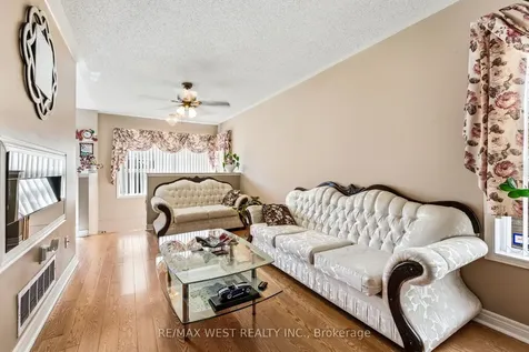 18 Needlewood Lane Brampton ON L6R 2N2