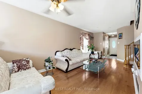 18 Needlewood Lane Brampton ON L6R 2N2