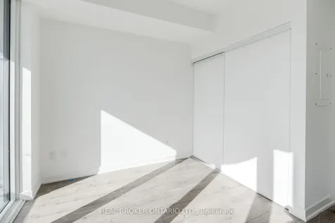 220 Missinnihe Way Mississauga ON L5H 0A9
