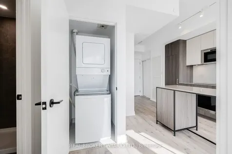 220 Missinnihe Way Mississauga ON L5H 0A9