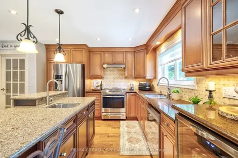 6181 Miller's Grove Mississauga ON L5N 3C6