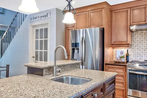 6181 Miller's Grove Mississauga ON L5N 3C6