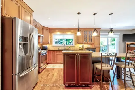 6181 Miller's Grove Mississauga ON L5N 3C6