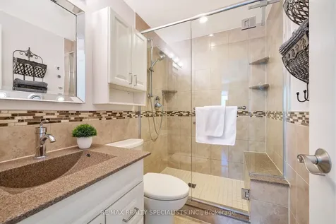 6181 Miller's Grove Mississauga ON L5N 3C6