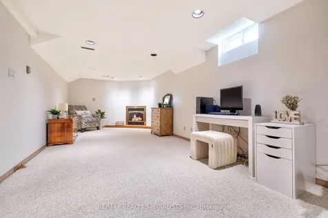 6181 Miller's Grove Mississauga ON L5N 3C6