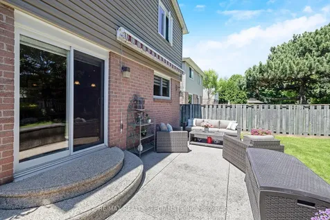 6181 Miller's Grove Mississauga ON L5N 3C6