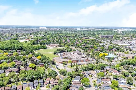 6181 Miller's Grove Mississauga ON L5N 3C6