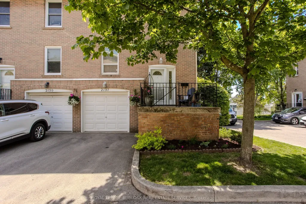2157 Mountain Grove Avenue Burlington ON L7P 2H8