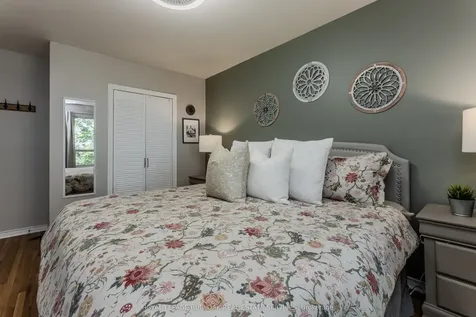 2157 Mountain Grove Avenue Burlington ON L7P 2H8