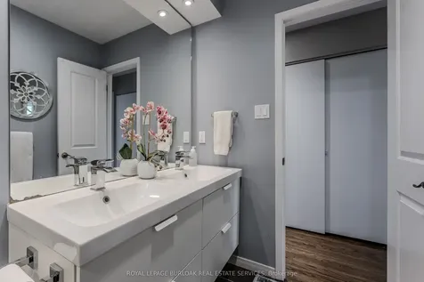 2157 Mountain Grove Avenue Burlington ON L7P 2H8