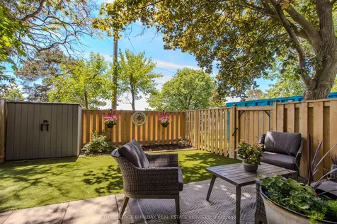 2157 Mountain Grove Avenue Burlington ON L7P 2H8