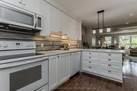 2157 Mountain Grove Avenue Burlington ON L7P 2H8
