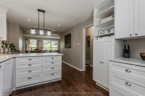 2157 Mountain Grove Avenue Burlington ON L7P 2H8