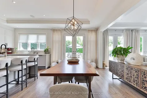 408 Saville Crescent Oakville ON L6L 3T8