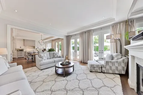 408 Saville Crescent Oakville ON L6L 3T8