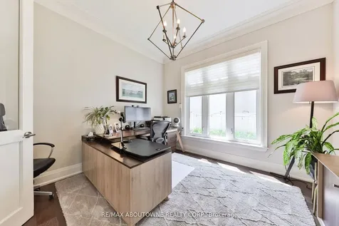 408 Saville Crescent Oakville ON L6L 3T8